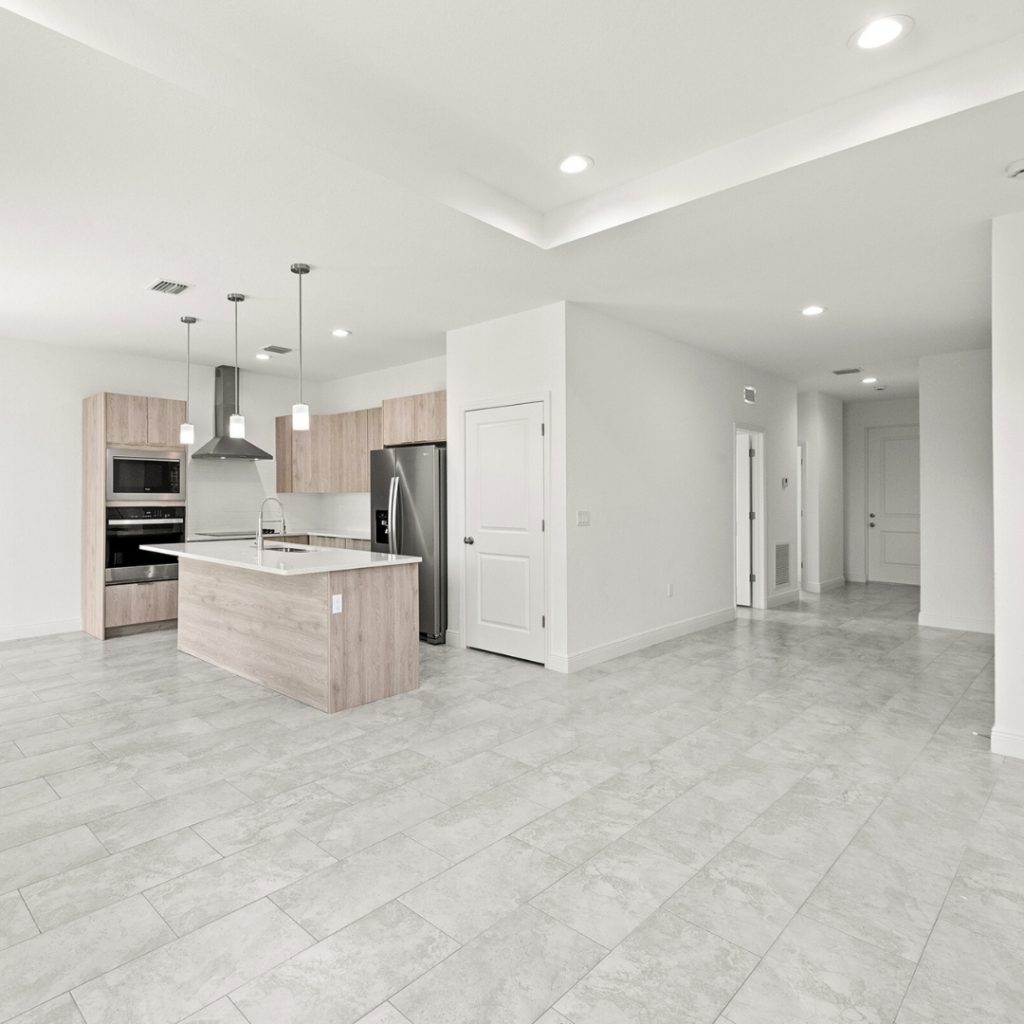 3028 39th St SW, Lehigh Acres, FL 33976 2